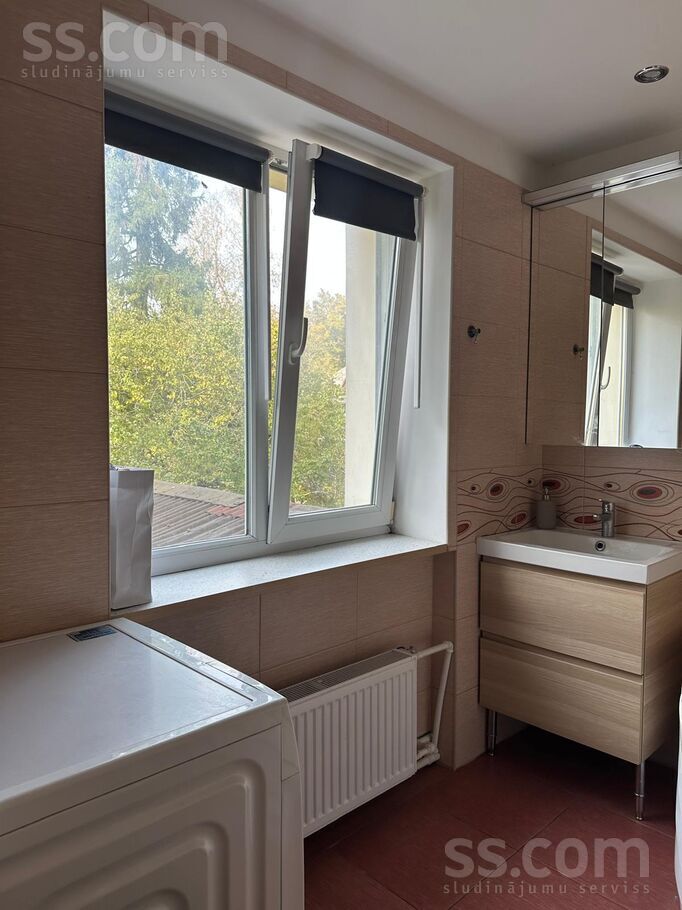 Krasta, Ogre un raj., Ogre — maja