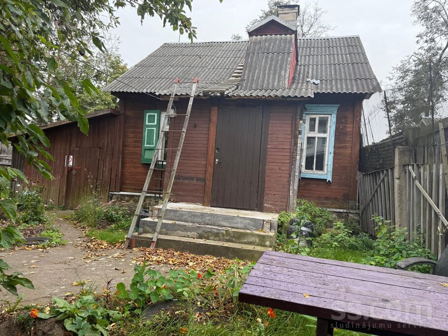 Siguldas iela 17, Daugavpils un raj., Daugavpils — maja