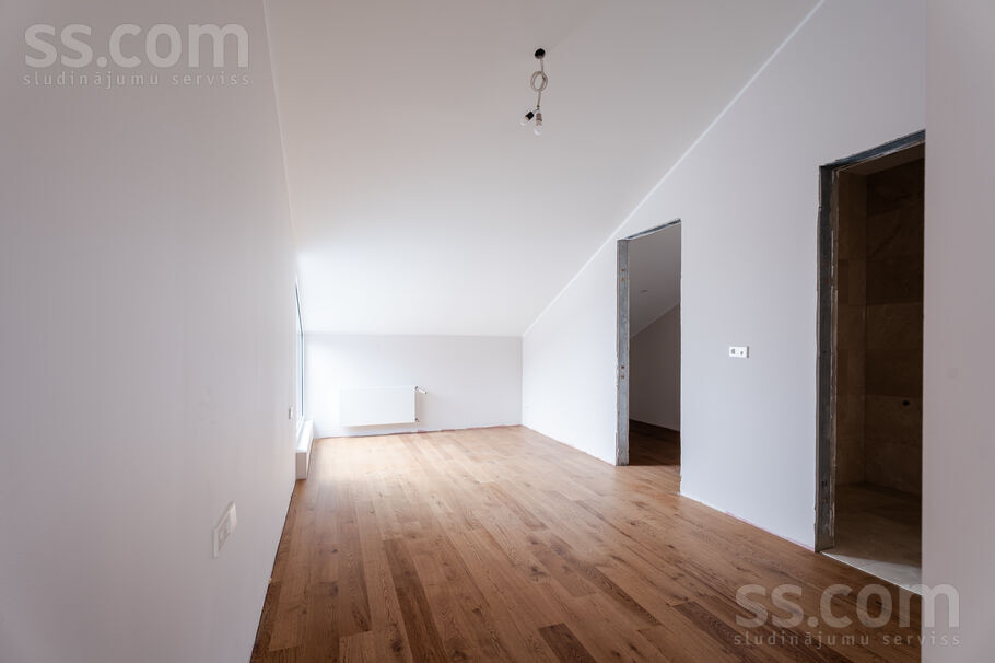 Aspazijas bulv. 20, Rīga — maja