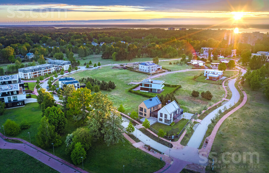 Jaunā Mežaparka 3, Rīga — zeme