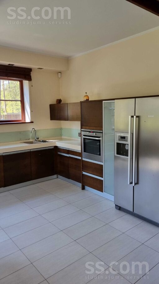 Ezeru 11, Jūrmala — maja