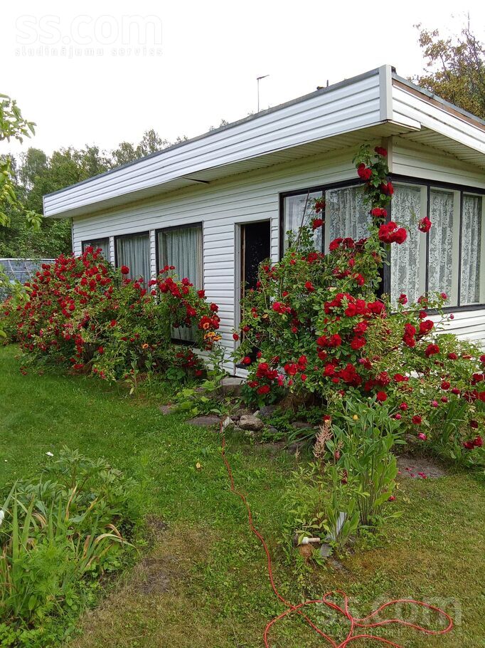 Zvirbuļu 2/Roze 54 2, Rīgas rajons, Saulkrasti — maja