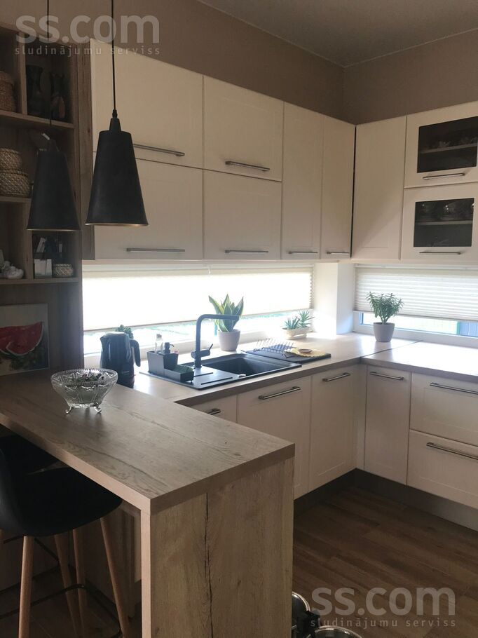 Mango iela 1 1, Mežāres, Rīgas rajons, Babītes pag. — maja