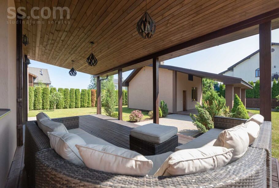 Rozu iela 10, Mārupe, Rīgas rajons, Mārupes pag. — maja