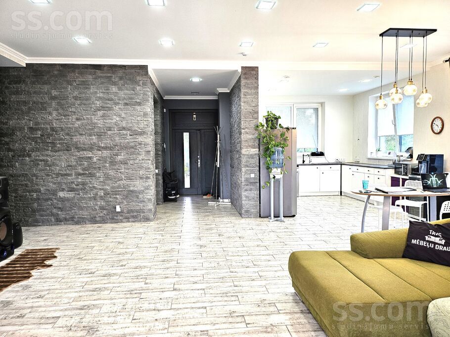 Audriņu iela 10, Pārolaine, Rīgas rajons, Olaines pag. — maja