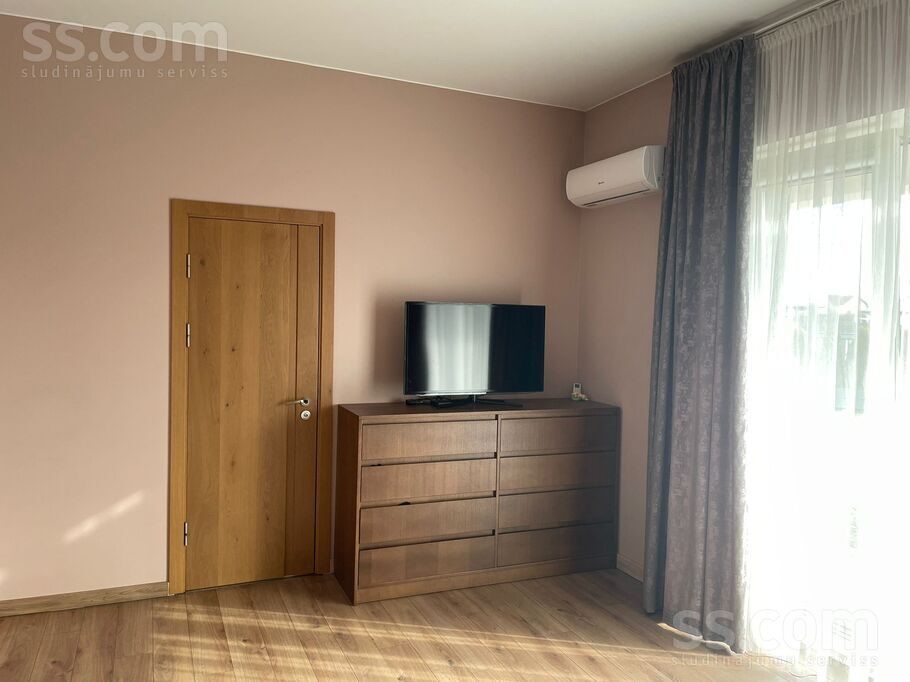 Mango iela 1 1, Mežāres, Rīgas rajons, Babītes pag. — maja