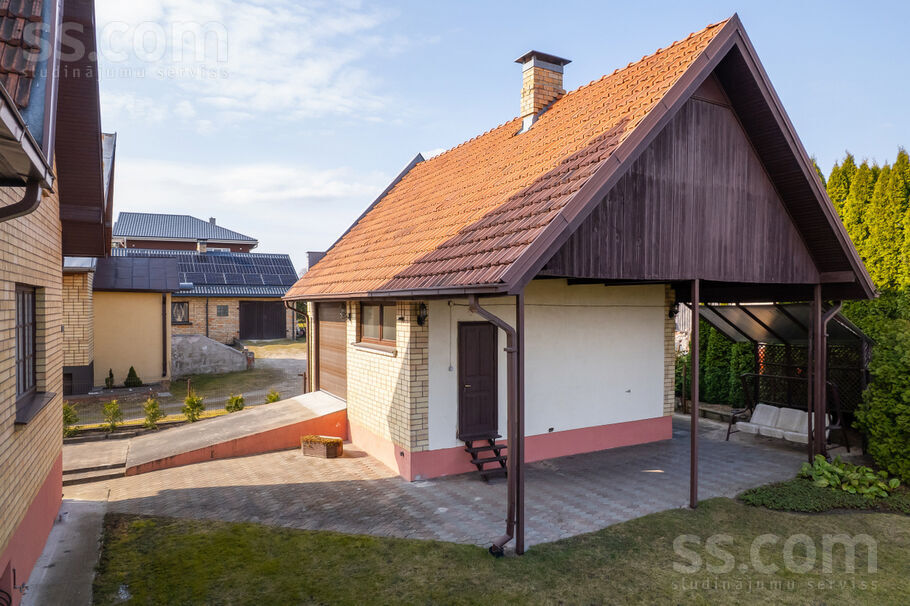 Tulpju iela 11, Katlakalns, Rīgas rajons, Ķekavas pag. — maja