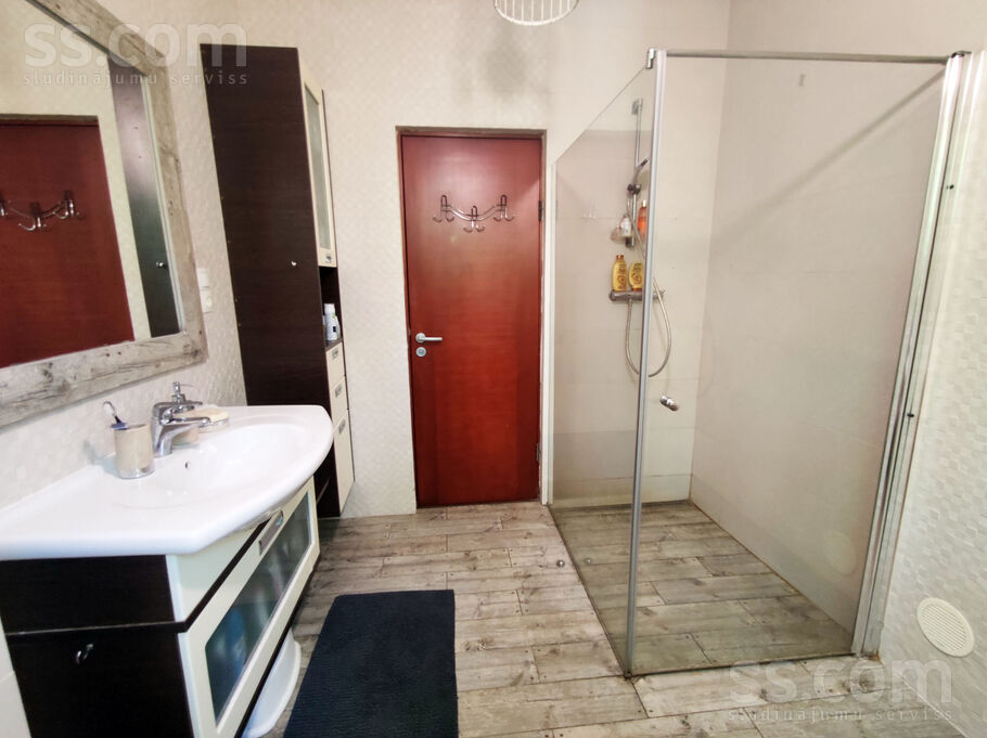 Kālavu 6, Mežāres, Rīgas rajons, Babītes pag. — maja