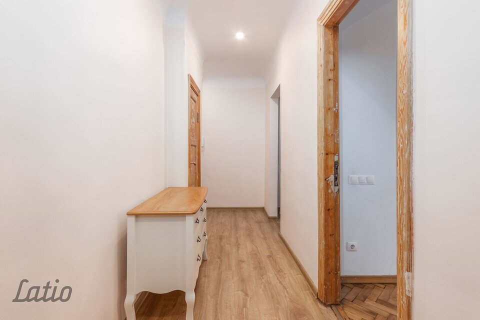 Sparģeļu iela 10, Rīga