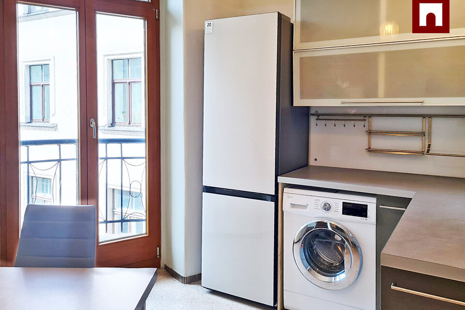 Bruņinieku iela 28, Rīga