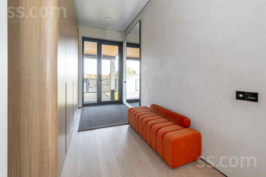 Mežavēju iela 8, Mārupe, Rīgas rajons, Mārupes pag. — maja