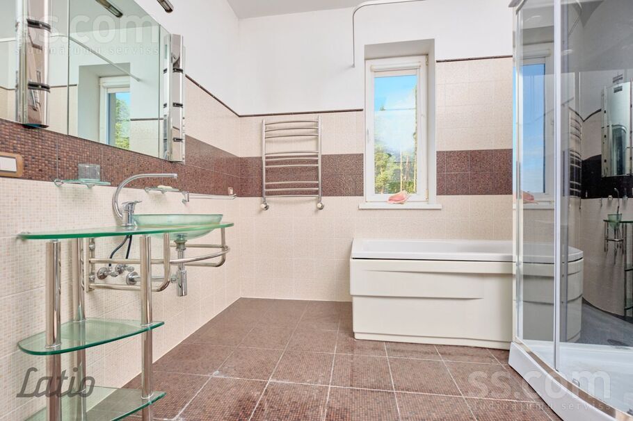 Bišu 9, Spilve, Rīgas rajons, Babītes pag. — maja