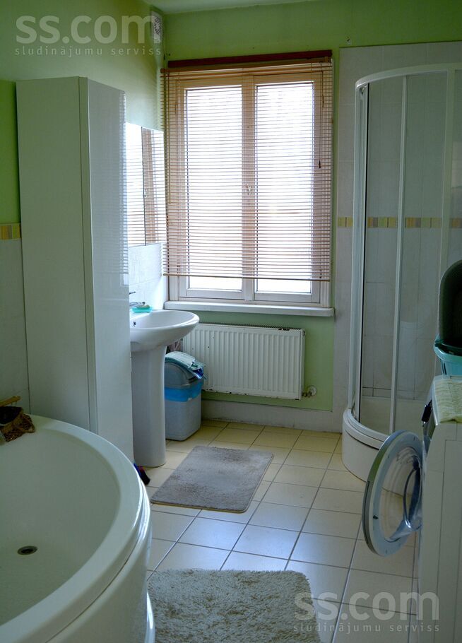 Nometņu 37, Rīga — maja