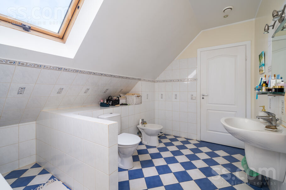 Meža prospekts 61, Jūrmala — maja