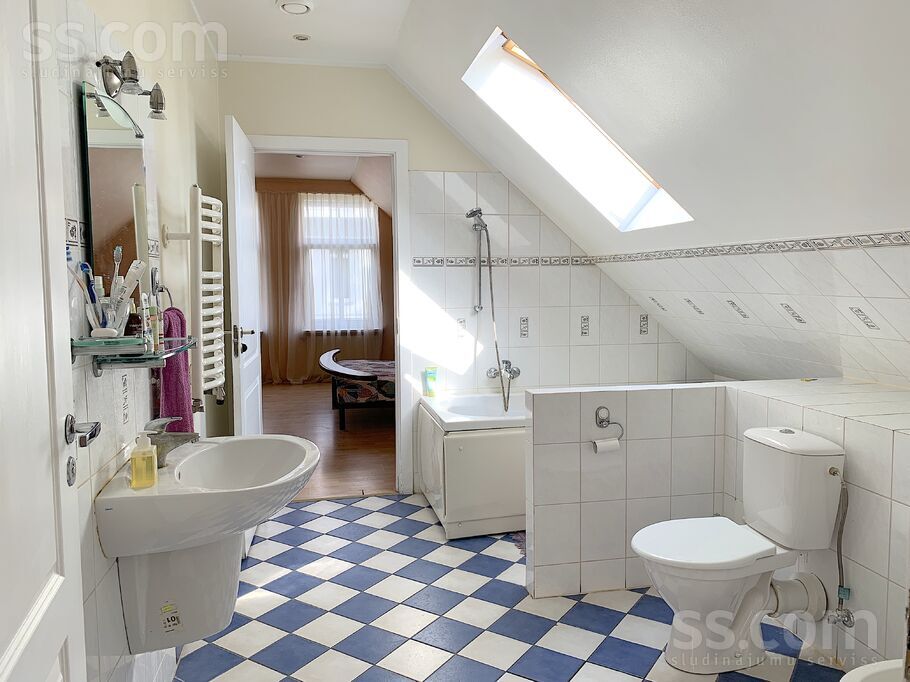 Meža prospekts 61, Jūrmala — maja