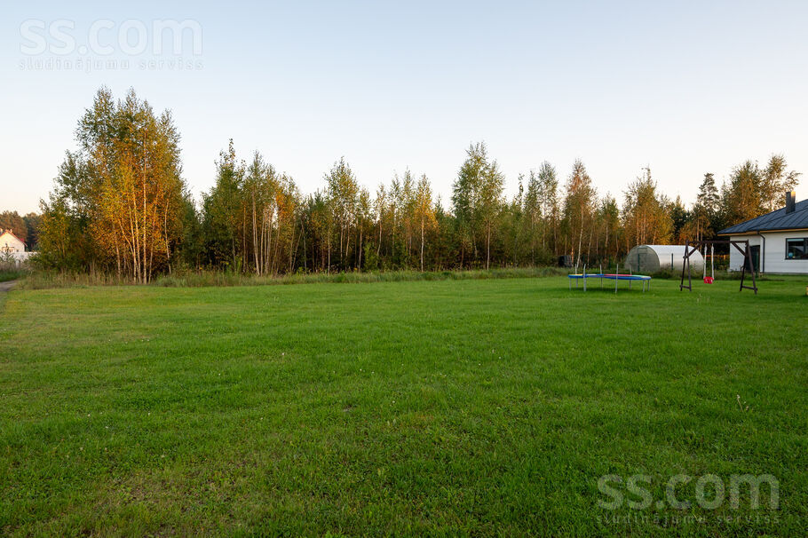 Anniņas 9, Mežezeri, Rīgas rajons, Salaspils l. t. — maja