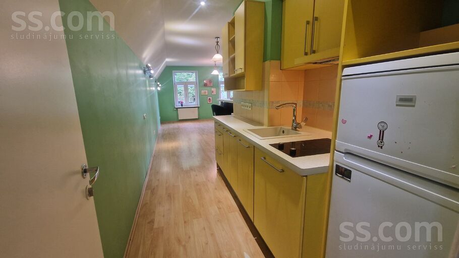 Birznieka-Upīša 15, Rīga — maja