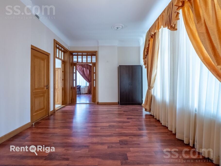 Sudrabu Edžus 1, Rīga — maja