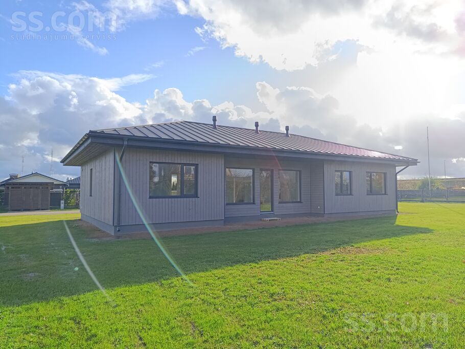 Zvejnieku iela 13, Ogre un raj., Ikšķile — maja