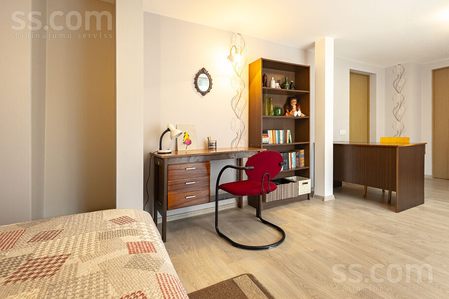 Ābeļu iela 6, Tušķi, Jelgava un raj., Līvbērzes pag. — maja