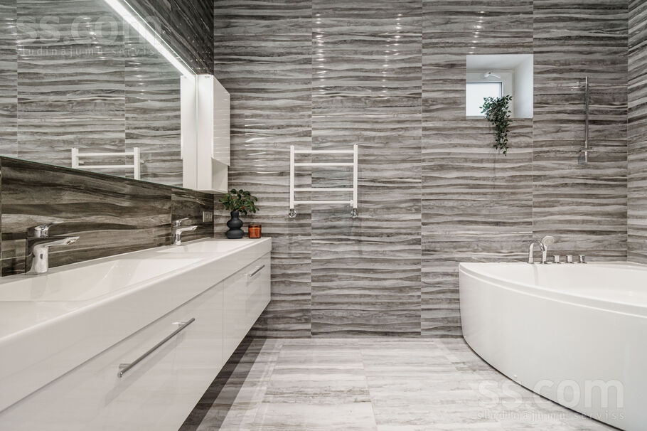 Ezerparka iela, Berģi, Rīgas rajons, Garkalnes nov. — maja