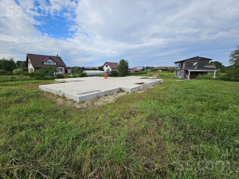 Rumbiņas 12, Ogre un raj., Lielvārde — maja