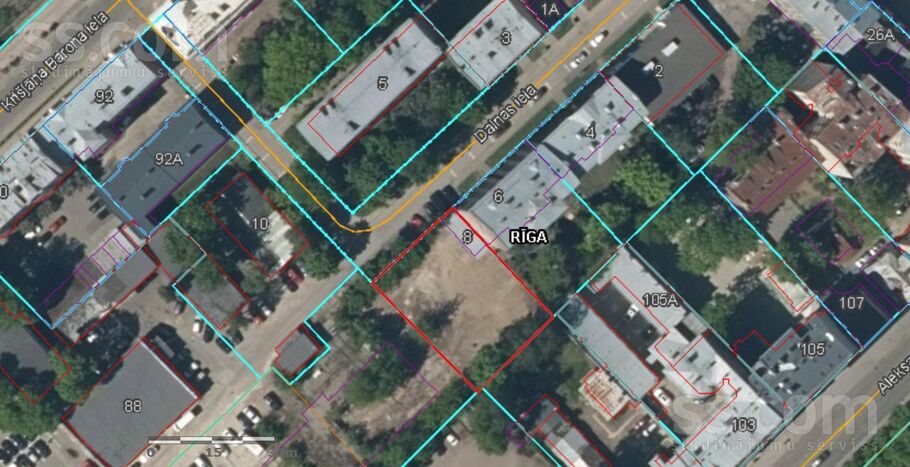 Dainas 8, Rīga — zeme