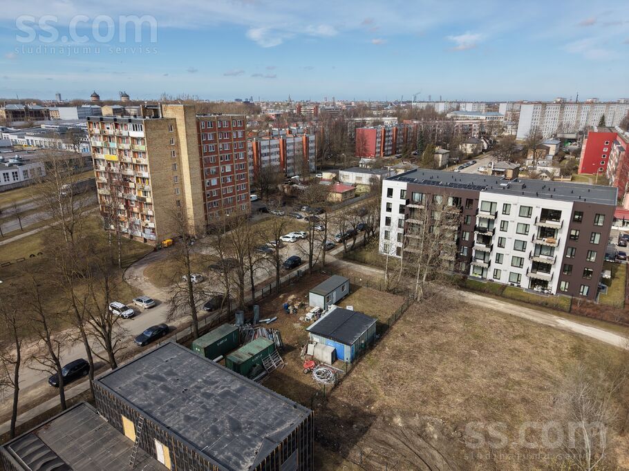 Nīcgales bn, Rīga — zeme