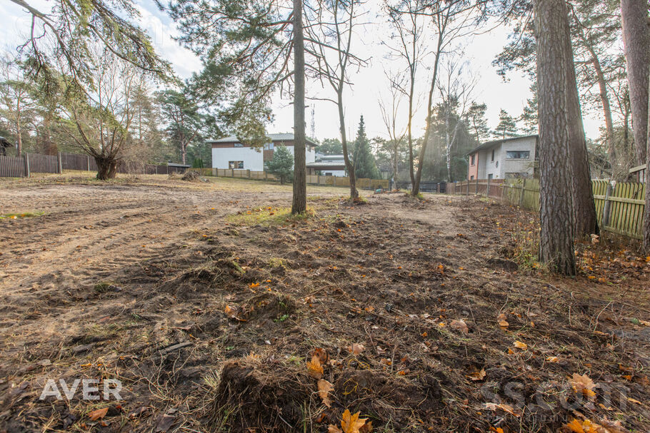 Āmu 1, Rīga — zeme