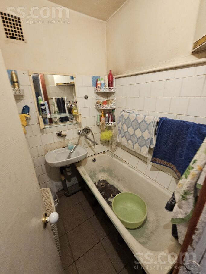 Zaļā iela 3, Namiķi, Saldus un raj., Lutriņu pag. — dzivoklis