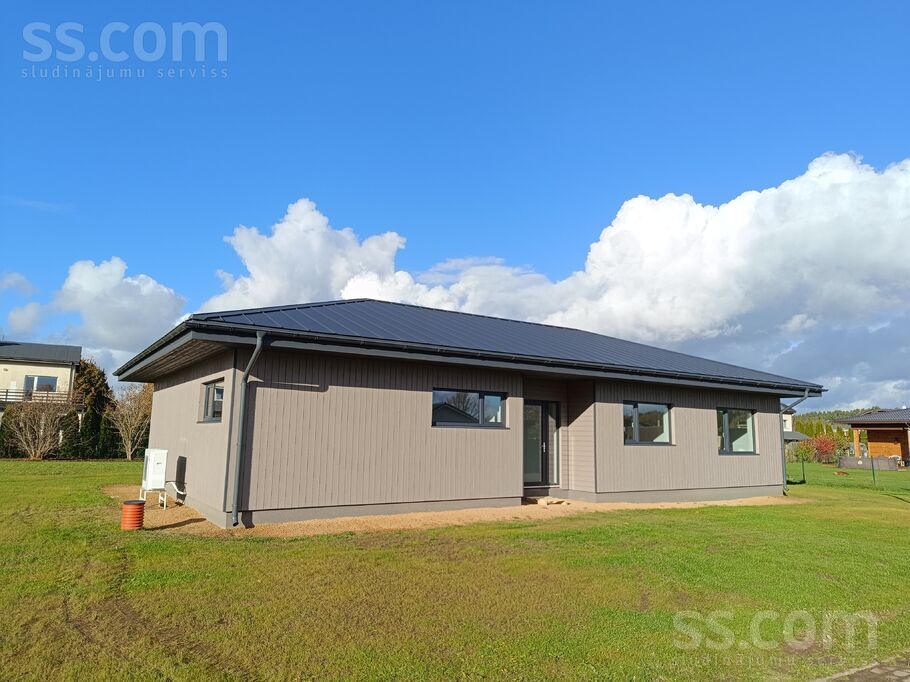 Zvejnieku iela 13, Ogre un raj., Ikšķile — maja