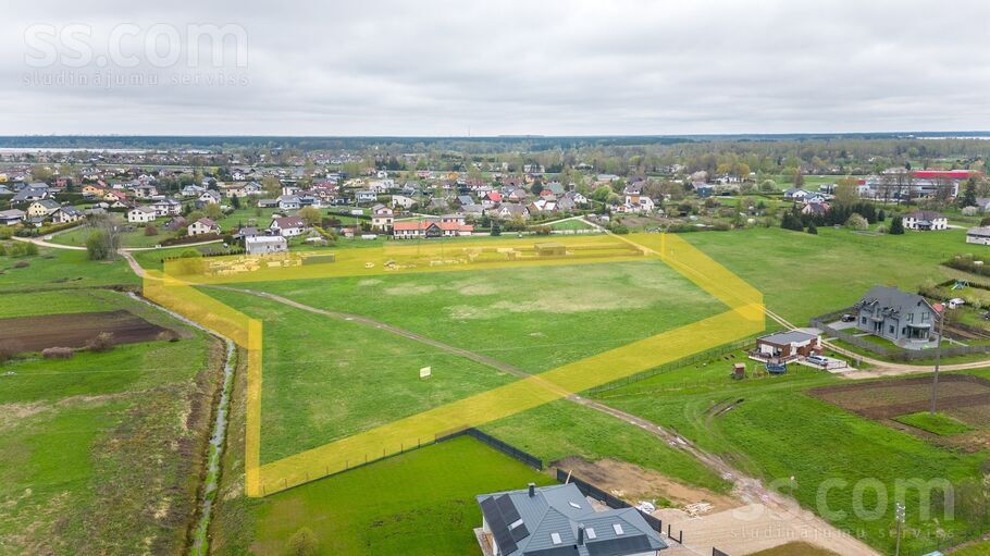 Mazā senču iela, Ķekava, Rīgas rajons, Ķekavas pag. — zeme