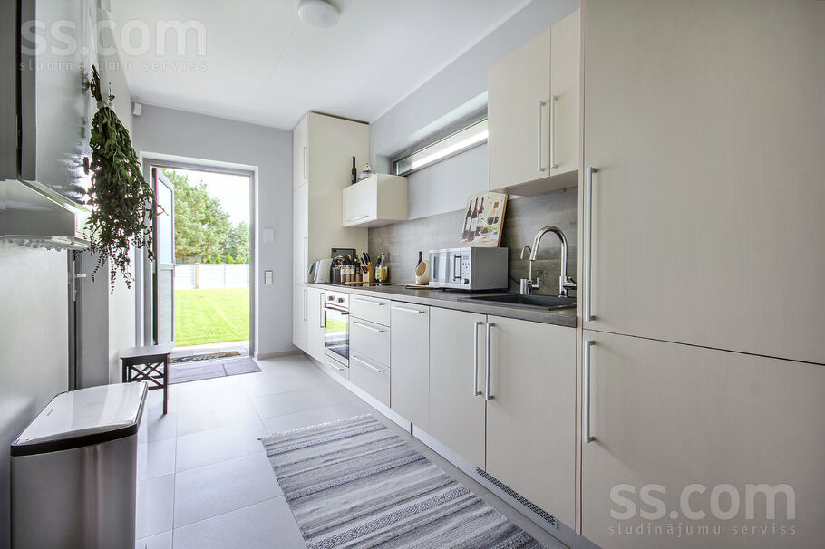 Sebru, Sēbruciems, Rīgas rajons, Babītes pag. — maja