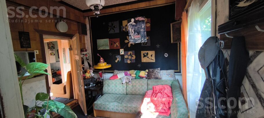 Buru iela 32, Ziemeļblāzma, Limbaži un raj., Skultes pag. — maja