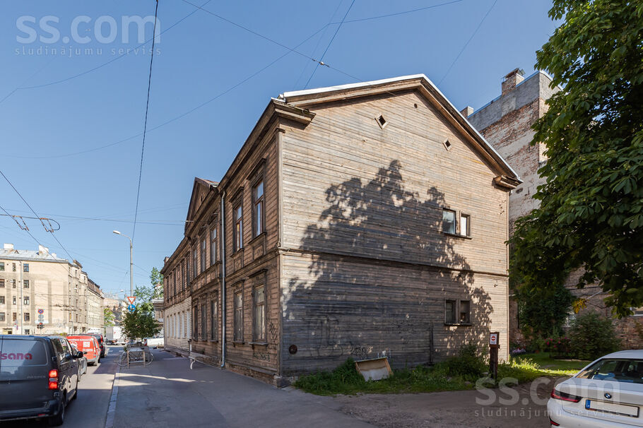 Čaka 112, Rīga — maja