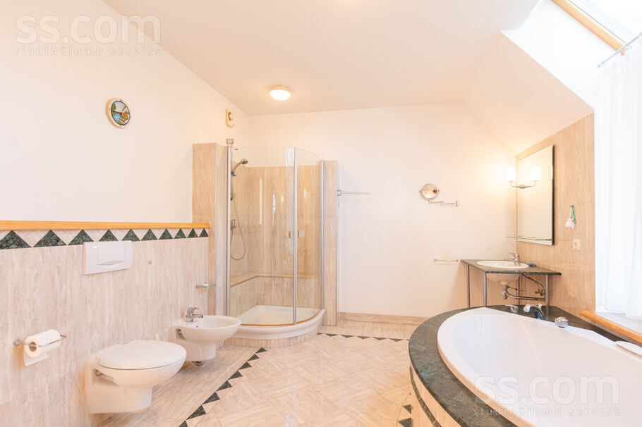 Parka iela 2, Jūrmala — maja