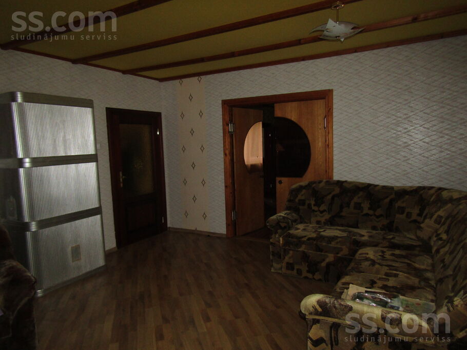 Ziedugravas iela 1, Valka un raj., Strenči — maja