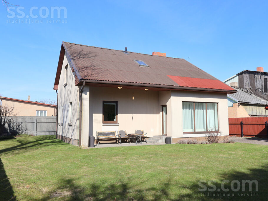 Zirņu iela 51, Liepāja un raj., Liepāja — maja