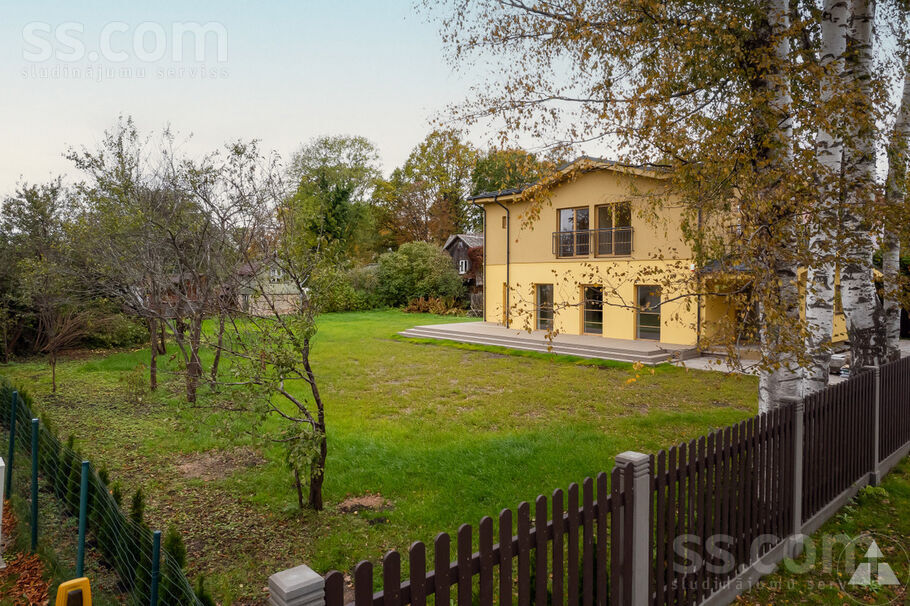 Kanālu iela 26a, Jūrmala — maja