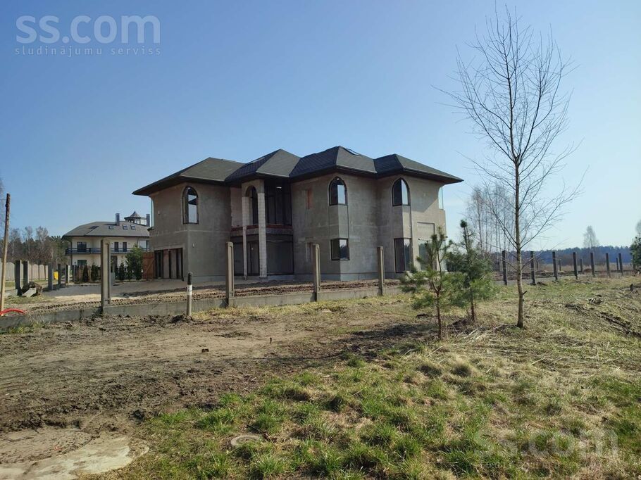 Lūšu 10, Jūrmala — maja