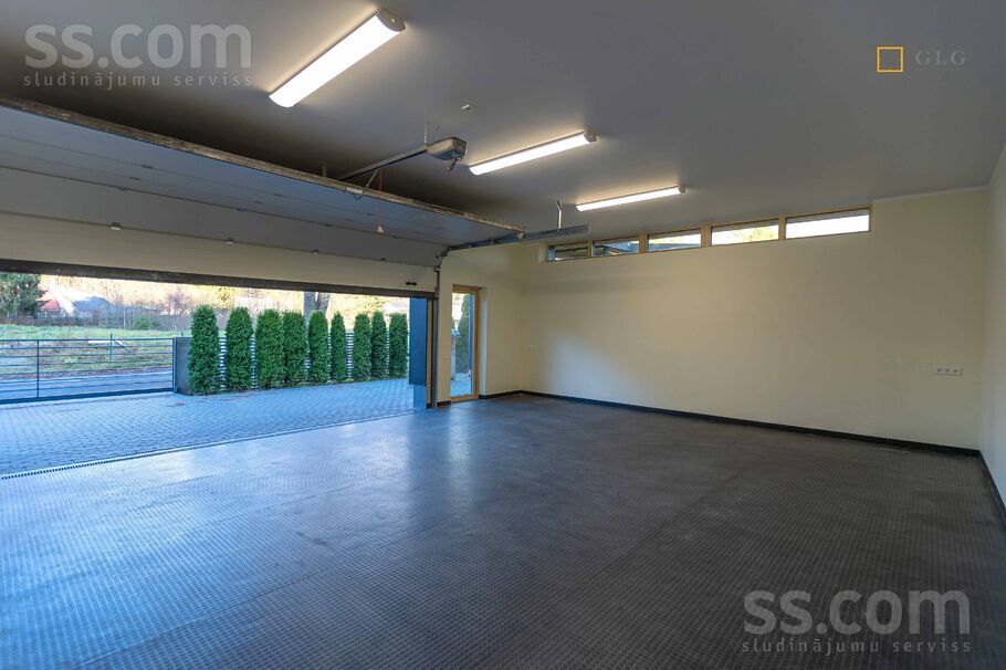 Parka Aleja, Dzilnuciems, Rīgas rajons, Babītes pag. — maja