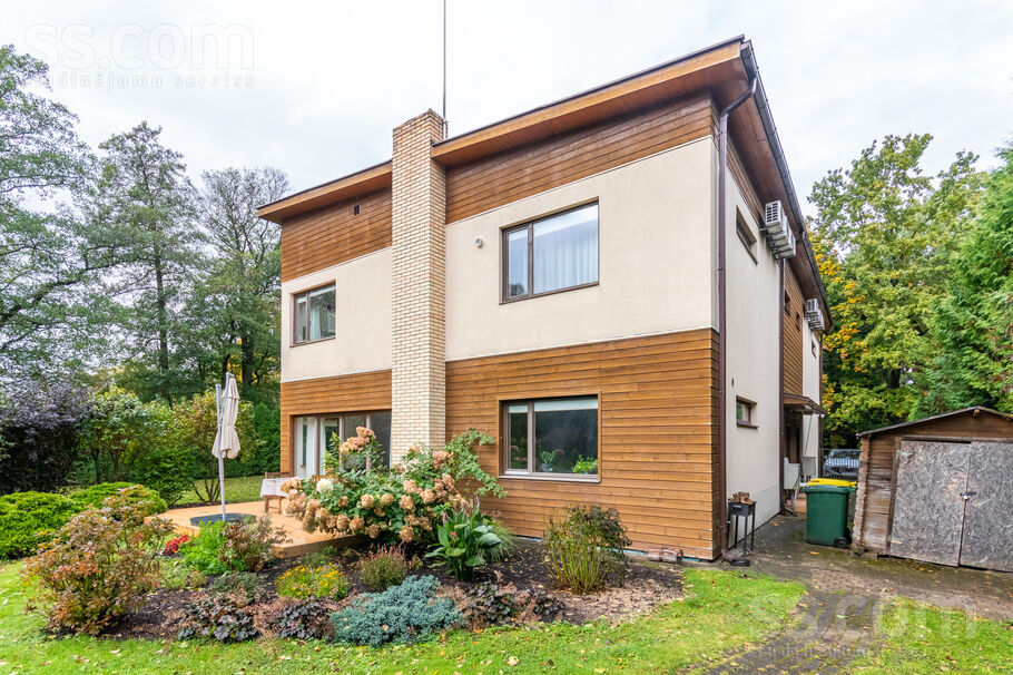 Zolitūdes 54, Rīga — maja