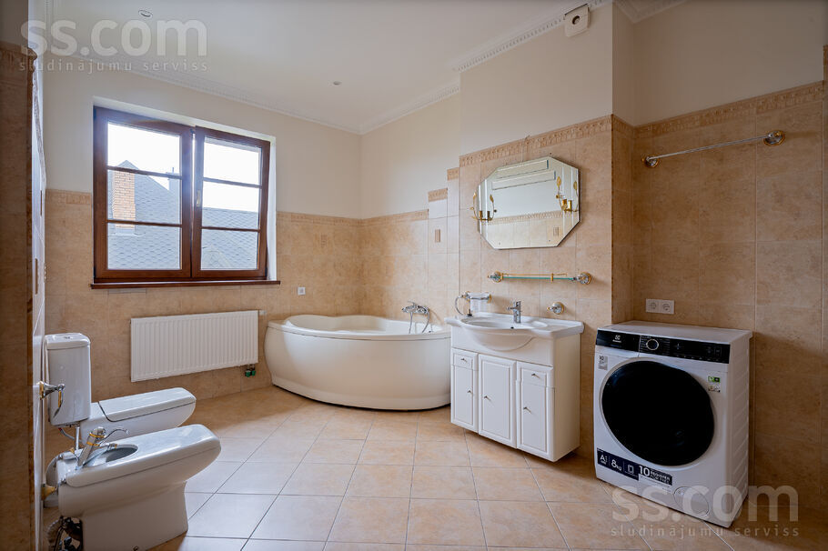 Rozu iela 10, Mārupe, Rīgas rajons, Mārupes pag. — maja