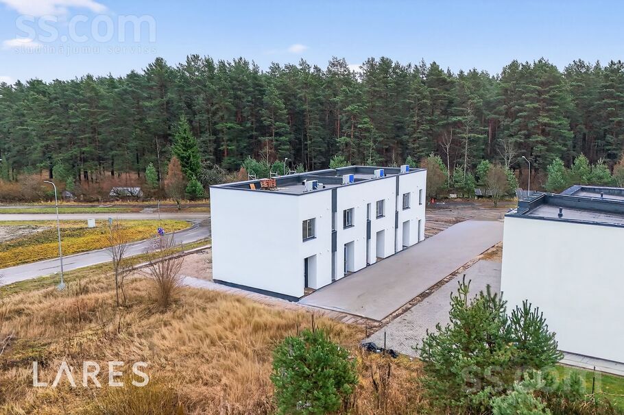 Juglas 1, Rīga — maja