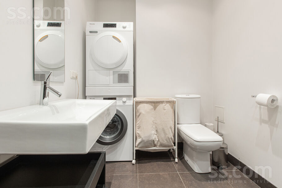 Pulkv. Brieža 7, Rīga — dzivoklis