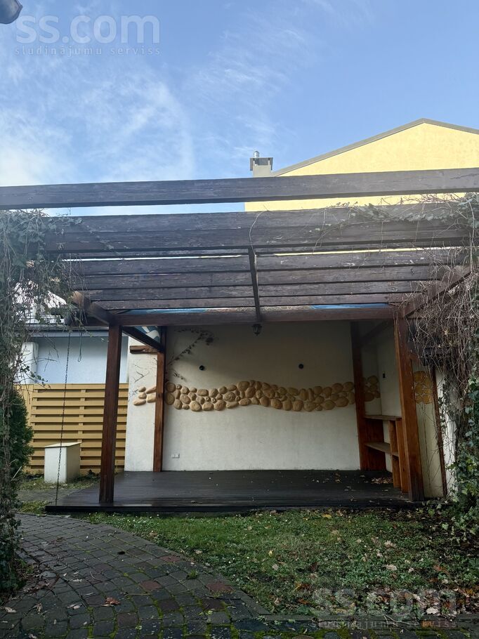 Pilsoņu iela 28/1, Jūrmala — maja