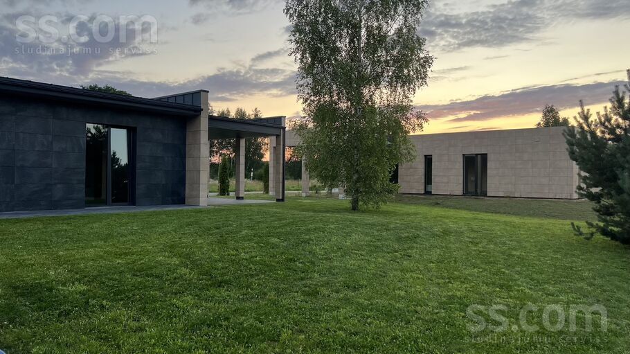 Viktorijas, Dzilnuciems, Rīgas rajons, Babītes pag. — maja