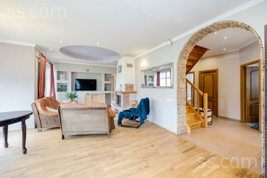 Ezeriņi mājas, Rīgas rajons, Sigulda — maja