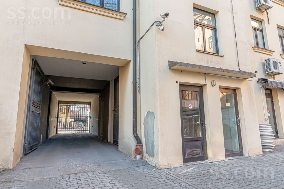 Čaka 80, Rīga — maja