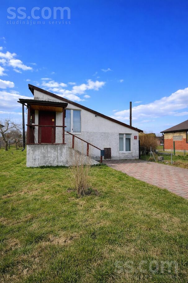Vasaras iela 12, Tušķi, Jelgava un raj., Līvbērzes pag. — maja